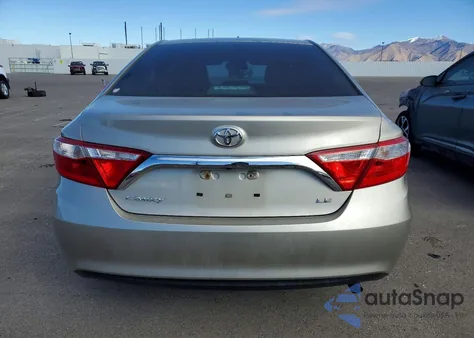 2016 Toyota Camry Le z USA, uszkodzony, nr VIN 4T4BF1FKXGR573837